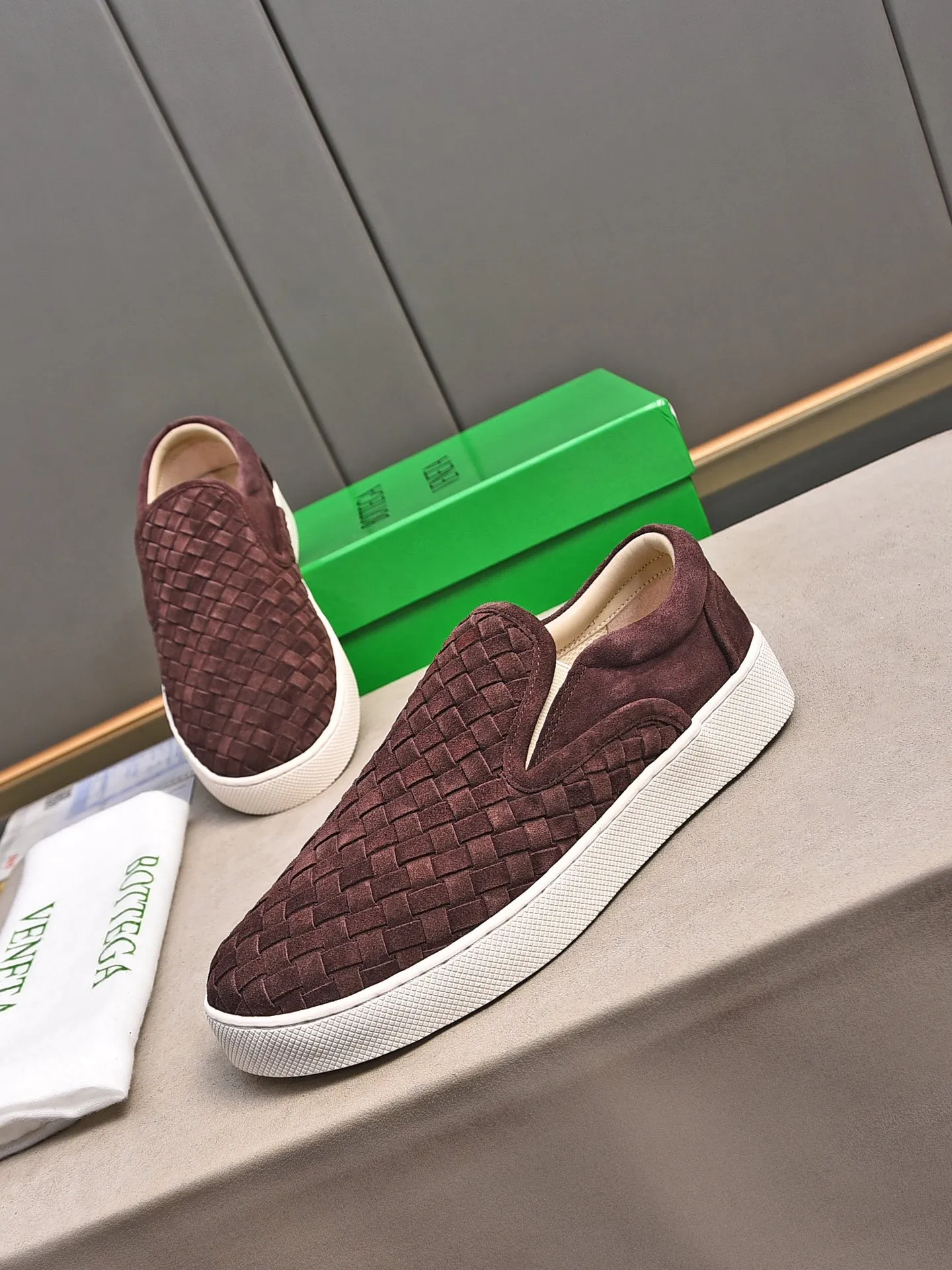 Men's shoes 💰460 [Sleeves series] BOTTEG* VENET* - high-end boutique Size: 38-44 (45 customized) BV new product, first-layer cowhide artificially woven classic style harmoniously blends with contemporary fashion temperament, rubber soles are light and flexible, water-dyed sheepskin pads! [Taobao, Tmall, and live streaming are the first choices]